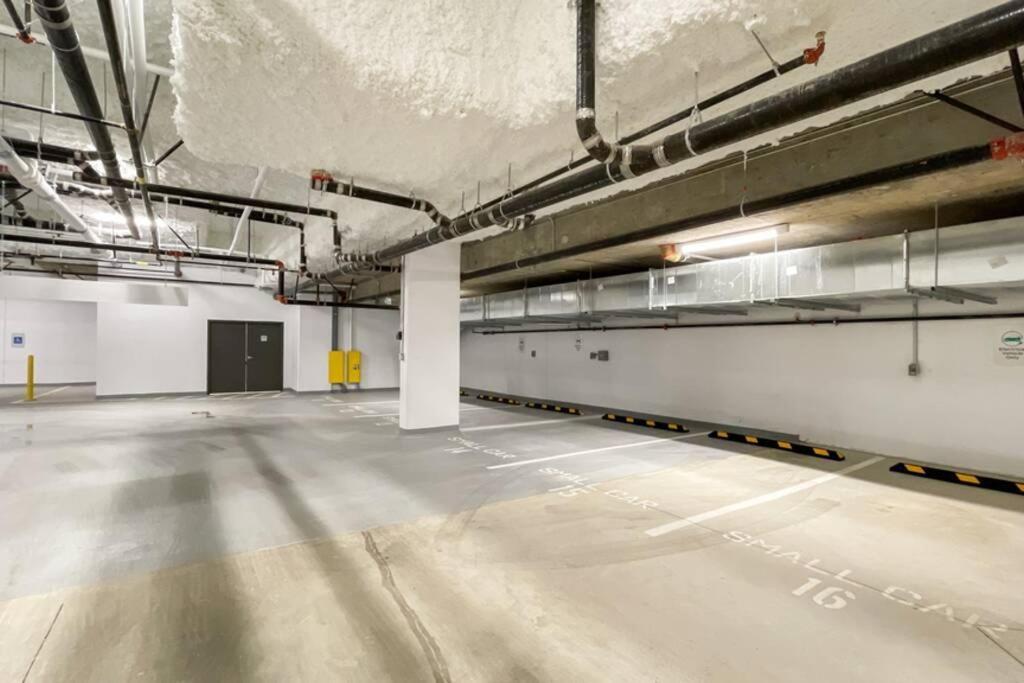 Spacious New Apartment With Working Space@Oakridge Vancouver Exterior photo