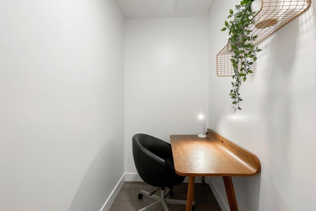 Spacious New Apartment With Working Space@Oakridge Vancouver Exterior photo